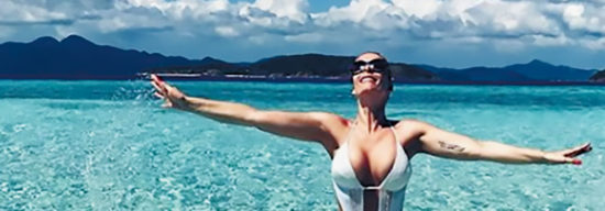 Vroča Špela Grošelj