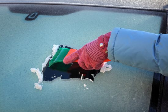 Brez težav rešite problem zaledenelih oken na avtomobilu