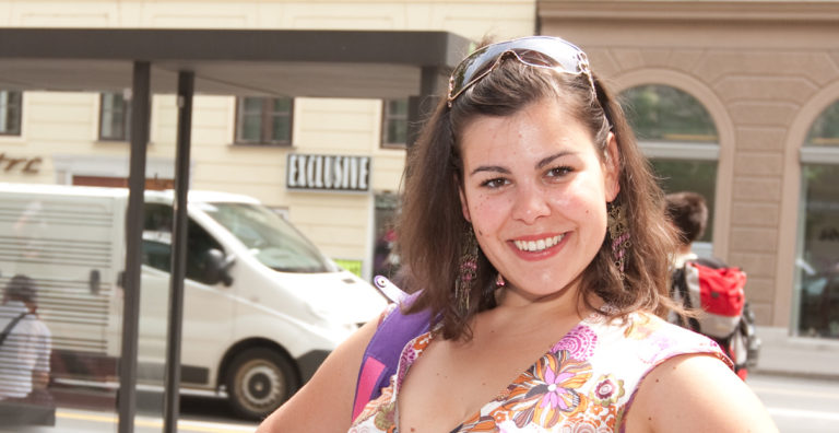 IZ TISKANE IZDAJE: Srbski posli plačani iz žepa slovenskih davkoplačevalcev