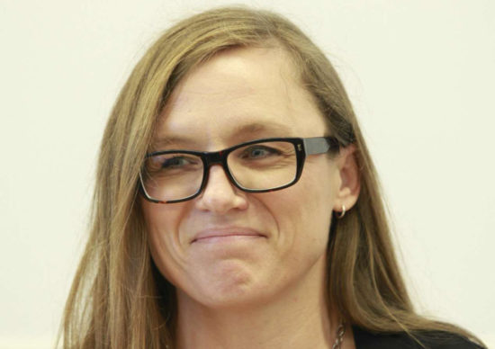 IZ TISKANE IZDAJE: Siva tožilska halja – včasih bi od sramu lahko pordela