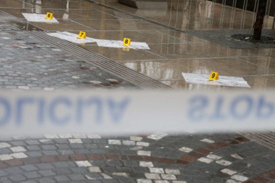 Šok na pošti: policija išče storilce, omenja se tudi vojska