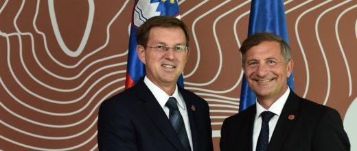 EKSKLUZIVNO: Cerar in Erjavec odlikovana v Moskvi (prvoaprilska novica)