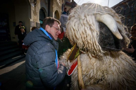 CERAR TRETJI PO VRSTI Sedaj je na vrsti predsednik Pahor