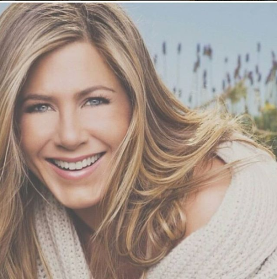 Jennifer Aniston je v depresiji, njen bivši pa ujet s 13 let mlajšo!