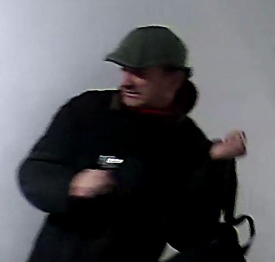 PREPOZNATE TEGA MOŠKEGA? Nemudoma pokličite 113