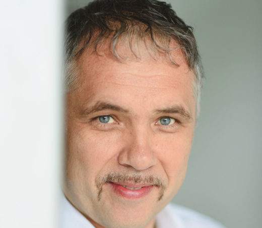 SVETOVALNICA: Tudi vi “zmrznete” pred šefom? Tako si izpogajajte višjo plačo!