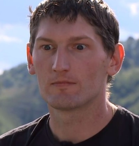 MIHI IZ LJUBEZNI PO DOMAČE OČI PADLE IZ JAMIC Tega od Vesne nismo pričakovali