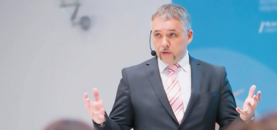 Samozavestni ljudje nam “mehčajo kolena”