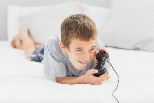 OTROCI: Tehnologija še ni ustrezna varuška