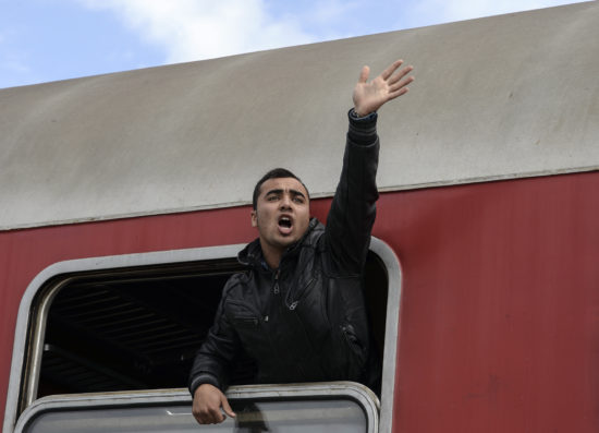 Šok, na vlak vstopili 103 tujci, vsi so zapustili prostore azilnega doma