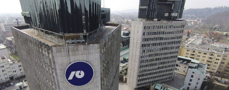 Razkrivamo, kako NLB malomarno zlorablja vaše osebne podatke