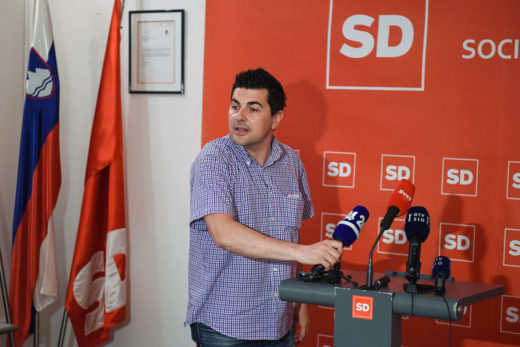 Straniščna kampanja: To je Židanov straniščni svetovalec šibkega znanja, ki ga je financirala vlada SD