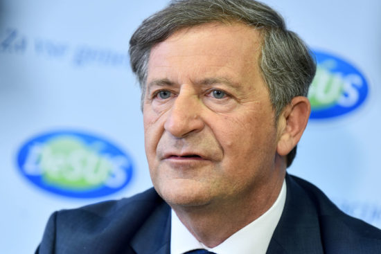 Erjavec poražen, napovedal je odstop