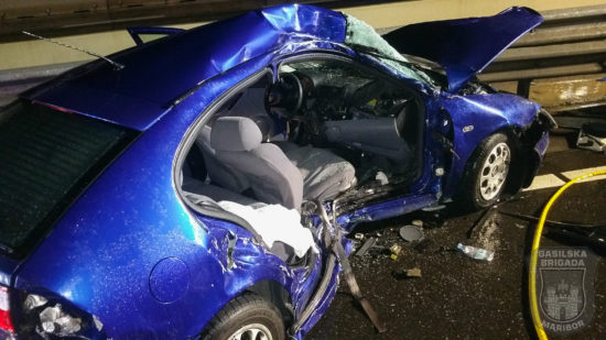 FOTO: TO SO GROZLJIVE POSLEDICE NESREČE, KI JE ZAHTEVALA MLADO ŽIVLJENJE Zaradi stoječe vode v ograjo in tovornjak