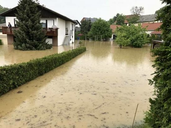 TOČA KLESTILA KOT ZA STAVO, HIŠE SO BILE POD VODO Danes pa nas čaka …