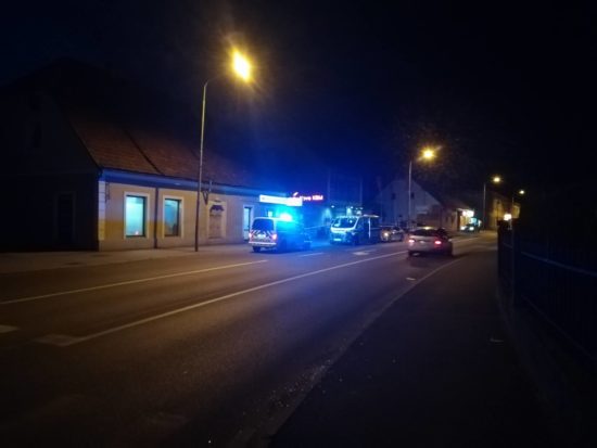 BRALEC SE JE ZNAŠEL SREDI KRVAVEGA NEDELJSKEGA VEČERA Sprlo se je več moških, potem je nekdo izvlekel nož