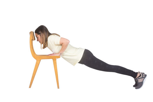 JUTRANJA TELOVADBA: 4 vaje s stolom