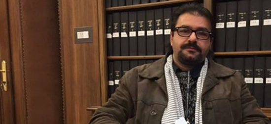 IZ TISKANE IZDAJE: Varovancu levičarjev Ahmadu Shamiehu sodišča in policija ne pridejo do živega