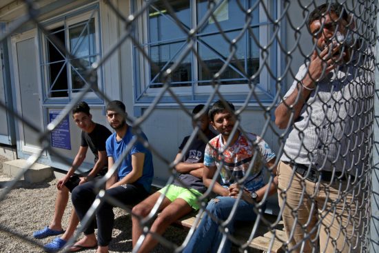 Ljubljana: Azilni dom na Viču poka po šivih – tam je nastanjenih že 126 nezakonitih migrantov, 173 pa jih čaka v vrsti!