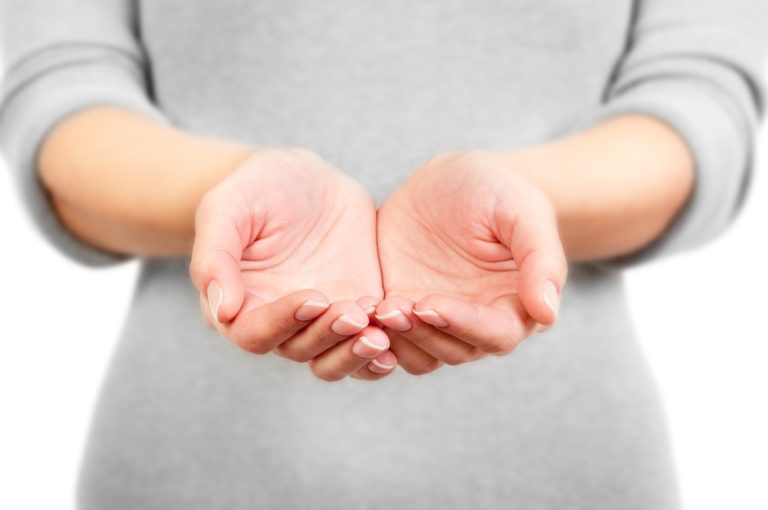 Nimajo vsi črte usode na svoji dlani. Pri tistih, ki jo imajo, pa je lahko zelo dolga