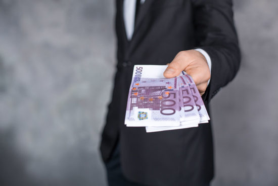 LEVICA PREMALO STROKOVNO PODKOVANA: SE BOMO ZAMERILI BOSANCEM? Slovenija prekoračila pooblastila