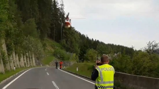 TRAGEDIJA V AVSTRIJI Umrl mladenič iz Slovenije, 21-letnica hudo poškodovana