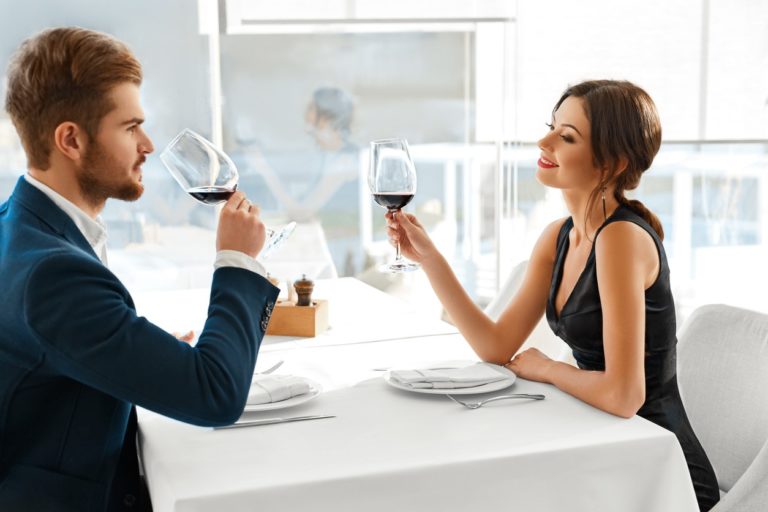 Kaj moški najprej opazijo na ženski?