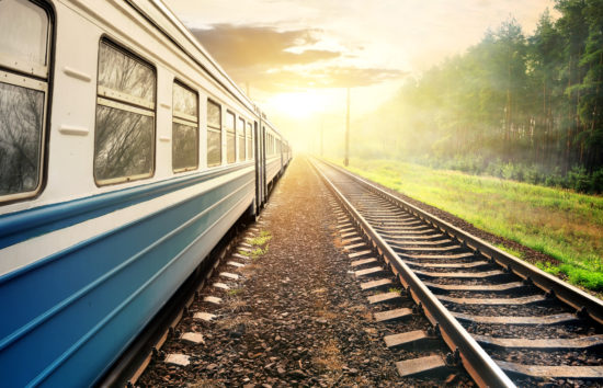 Groza na tirih pri Ljubljani: Delavec umrl pod potniškim vlakom