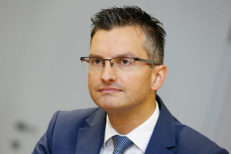 AGRESIVNI ŠAREC NAD NEKDANJEGA TESNEGA SODELAVCA Šarec, šli bomo od dokumenta do dokumenta!