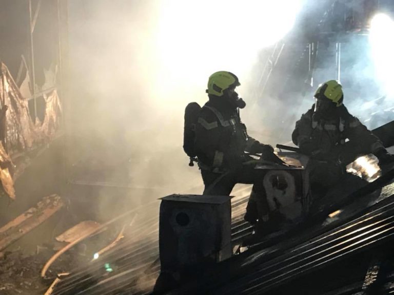 FOTO: SLOVENIJA POD VODO, A KLJUB VSEMU JE GORELO Na delu 100 gasilcev z 28 vozili