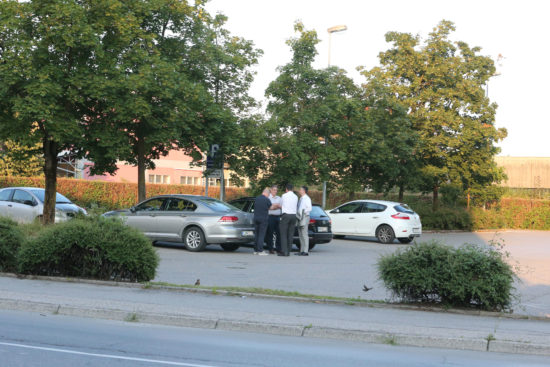 FOTO: Marjan Šarec s poštarjem Gregorja Golobiča