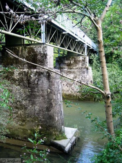 PREKLICANO ISKANJE DAVORINA (39) Nazadnje je bil viden pri mostu čez reko Kokro, nato pa …