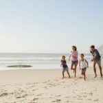 Sedem nasvetov, da si ne pokvarite družinskih počitnic s prijatelji