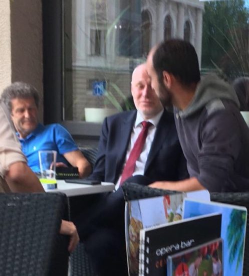 FOTO: Po izključitvi iz SMC poslanec pristal v gostilni
