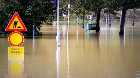 PONOČI PONOVNO ZALIVALO V naslednjih dneh zaradi lokalno močnih nalivov izdali naslednje opozorilo