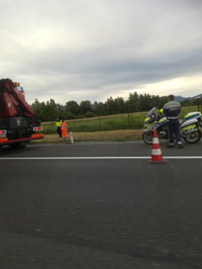 S prehitevalnega pasu v smrt, policija razkriva okoliščine tragedije, v kateri sta umrla oba potnika