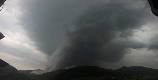 V nevihti reševala turistki