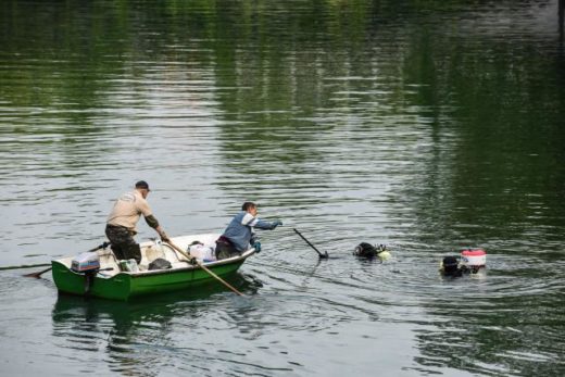 Ob 6. uri zjutraj iz Ljubljanice potegnili truplo