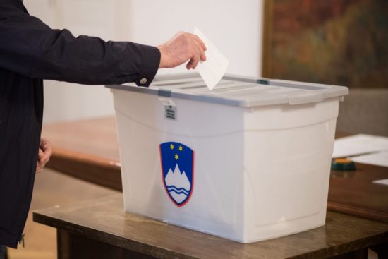 [Iz minute v minuto] Najbolj sveže novice s slovenskih volišč!