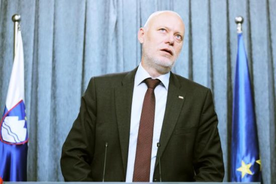 Stranka SMC Milanu Brglezu pokazala vrata