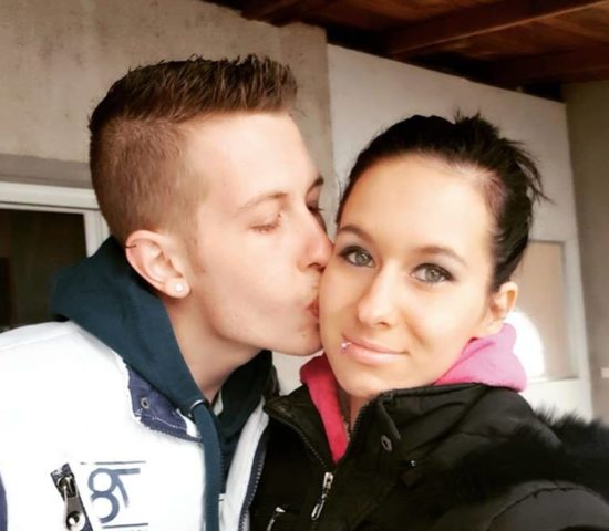 JUNAKA IZ ODDAJE LJUBEZEN PO DOMAČE POROČENA Očitno so krive oboževalke