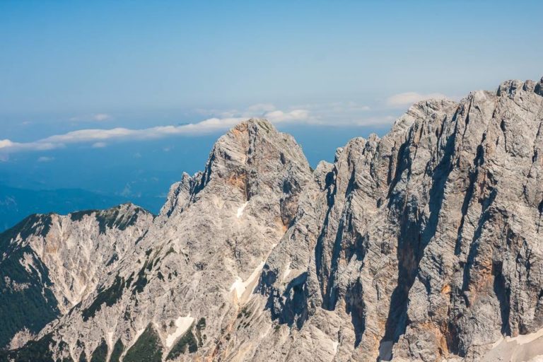 V severni steni Špika padel alpinist