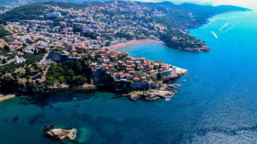 FOTO: TO JE MALČEK, KI JE Z MAMICO UMRL V ČRNI GORI Domnevnega krivca za smrt Slovencev že pridržali