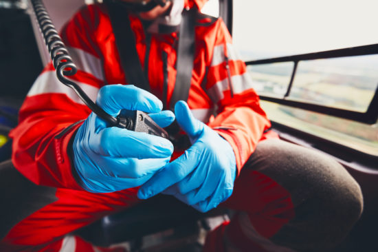 SMRT KOSILA OB 0.56 Trčil v človeka, ki sta stala ob okvarjenem avtu