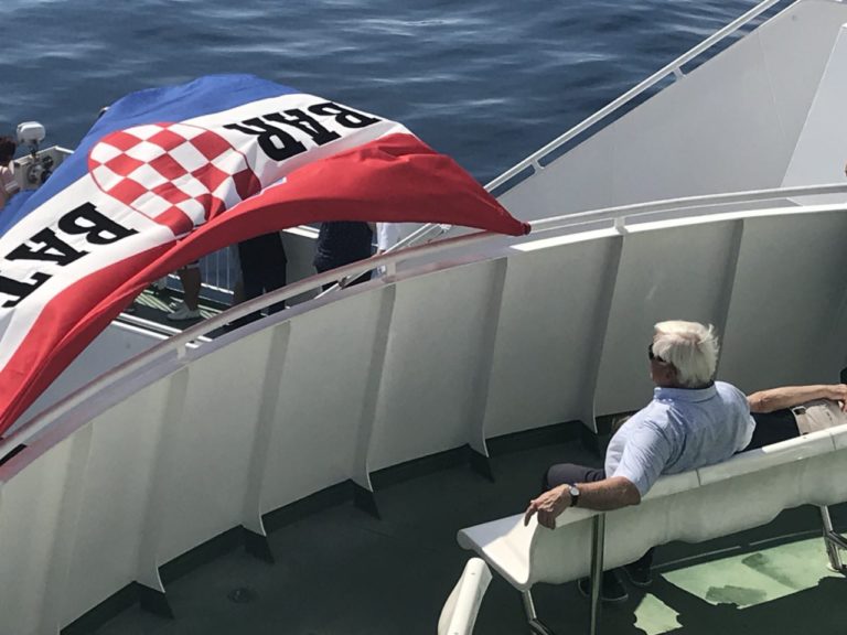 FOTO: Milan Kučan odpotoval iz Slovenije, Marjanu Šarcu naj bi organizirala tašča