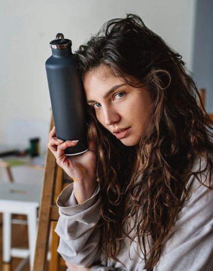 Vroča kot še nikoli! Zvezdnica Usodnega vina popolnoma gola