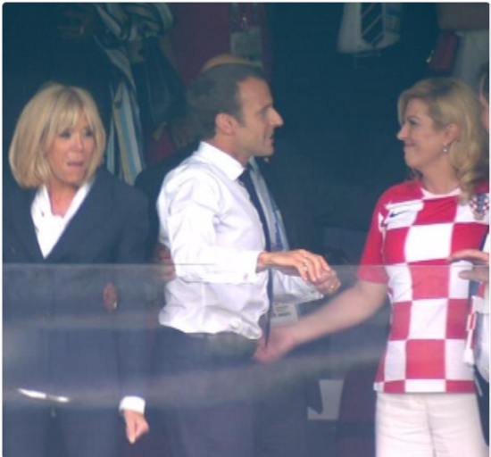 FOTO IN VIDEO: Radoživa Kolinda ukradla šov – “okronali” so jo za miss mokre majčke