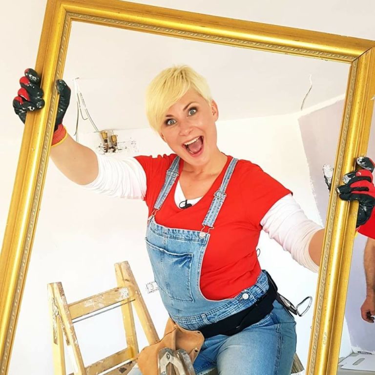 NAŠA PRILJUBLJENA VODITELJICA ZARADI PARTNERJA V SOLZAH To je razlog