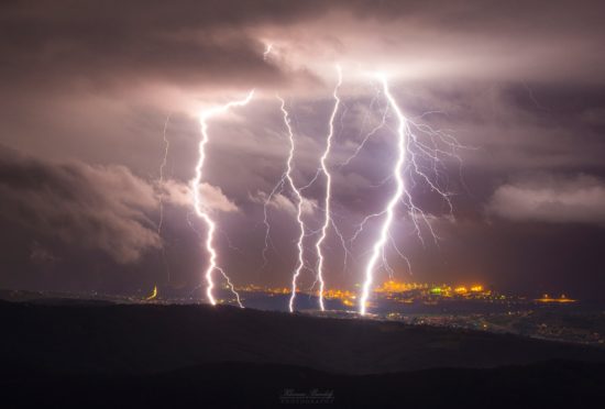 SLOVENIJA V PRIMEŽU MOČNIH NALIVOV A težav še zdaleč ni konec