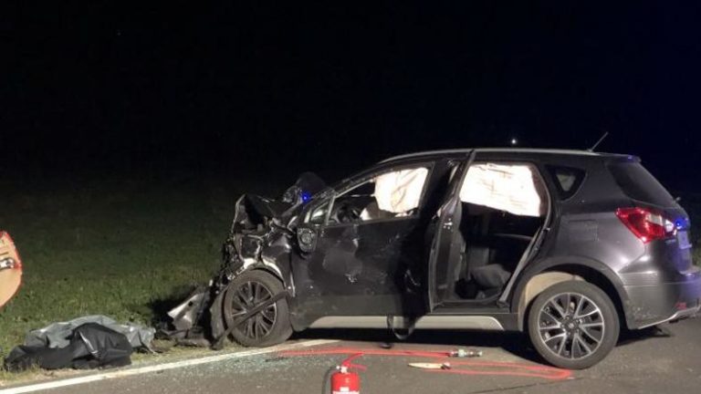 PO TRAGEDIJI PRI NASELJU ŠIKOLE Anita na dan nesreče kupila avto, trčila v štiri Ajdovce, ki so se vračali s pogreba